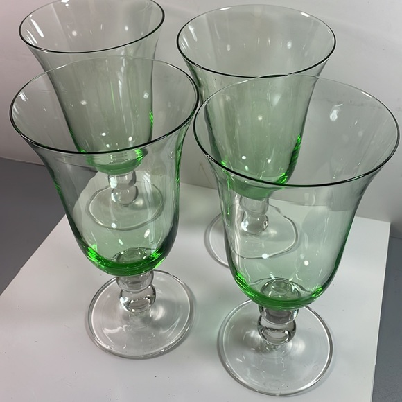 Set of 4 clear green Bohemian crystal glass footed goblets glasses bubble foot - Picture 5 of 8